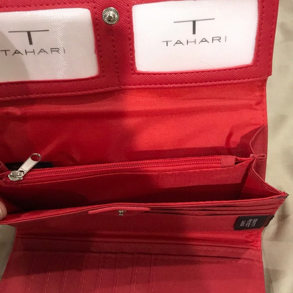 Red Wallet by TTahari - Picture 3 of 4